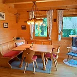 Auszeit Almhaus Schmalzbauer